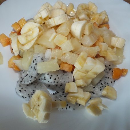 Krok 3 - Egzotyczna sałatka foto