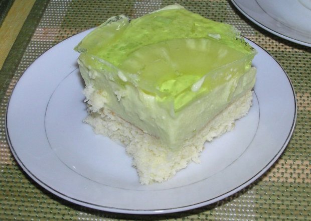 Fotografia przedstawiająca Egzotyczne zielone ciasto