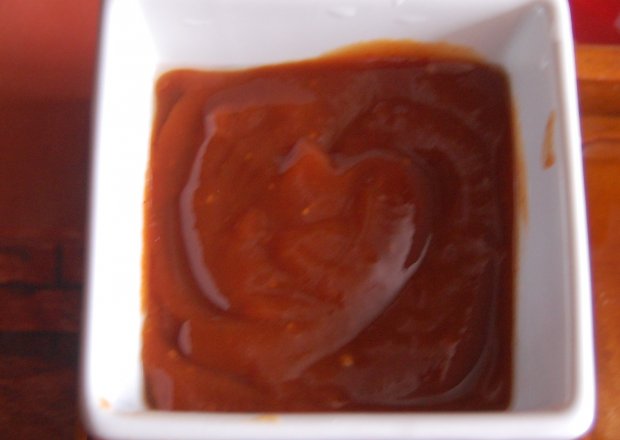 Fotografia przedstawiająca egzotyczny dip pomidorowy