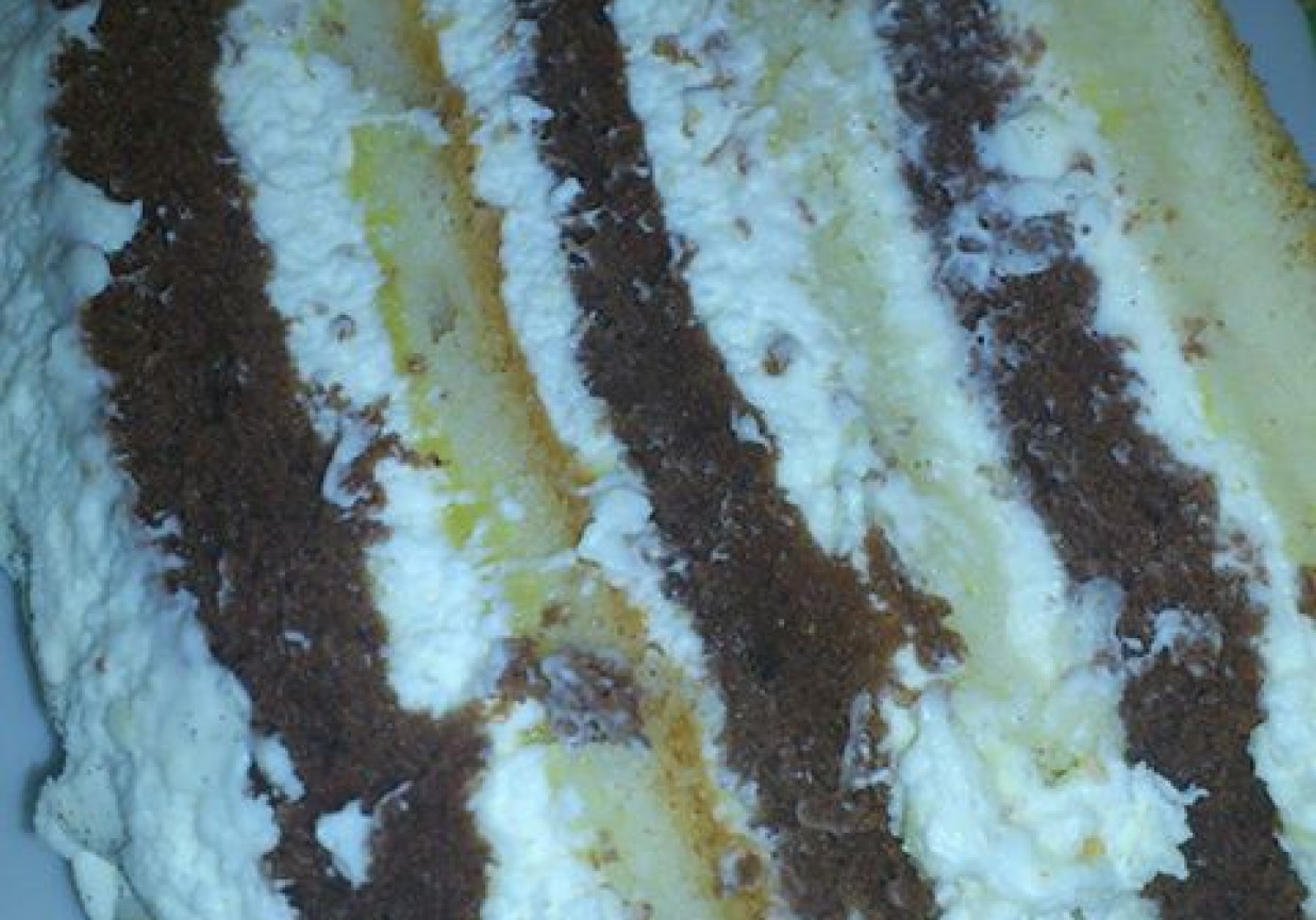 Ekskluzywny tort z brzoskwiniowym musem foto