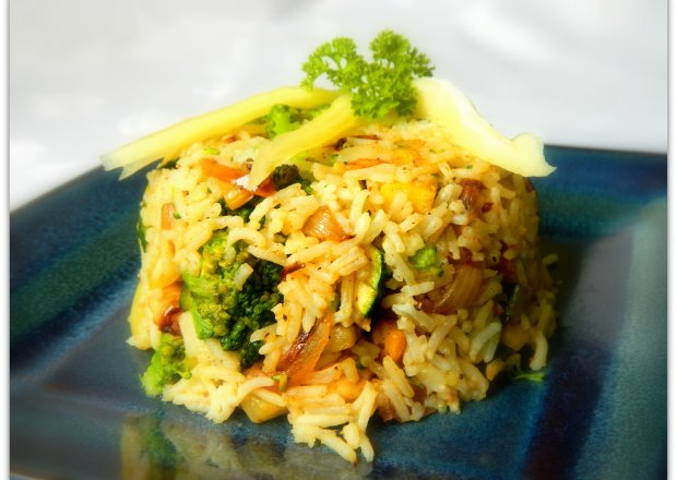 Fotografia przedstawiająca Ekspresowa potrawka z ryżem