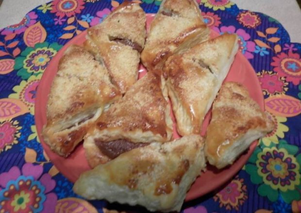 Fotografia przedstawiająca Ekspresowe ciasteczka francuskie z pastą sezamową tahini.