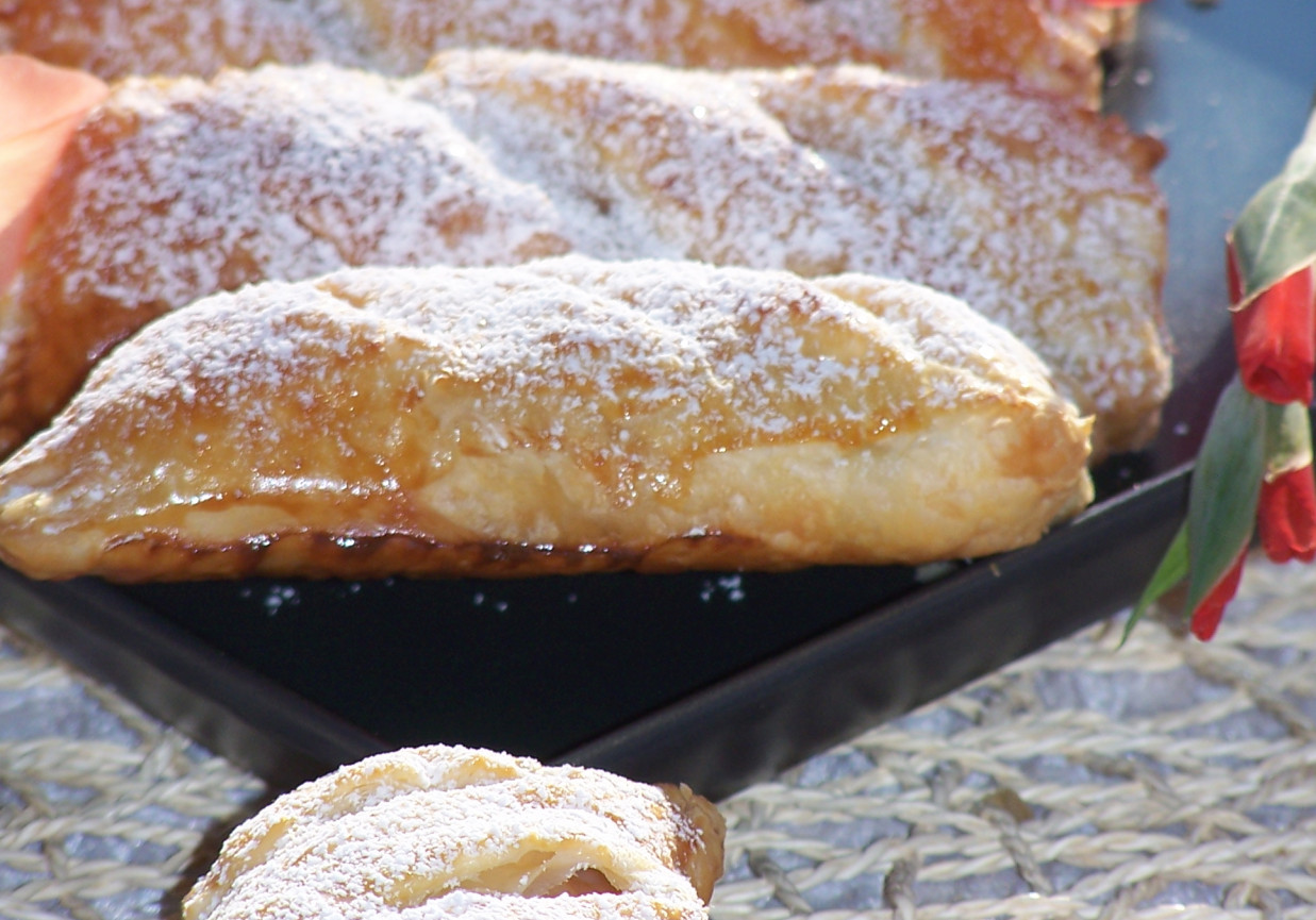 Ekspresowe smakołyki, czyli francuskie ciasteczka z jabłkami :) foto