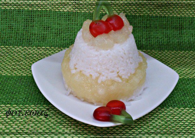 Fotografia przedstawiająca Ekspresowy deser ryżowo jabłkowy