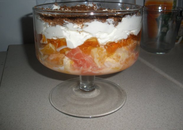 Fotografia przedstawiająca Ekspresowy deser z pomarancza i grejfrutem