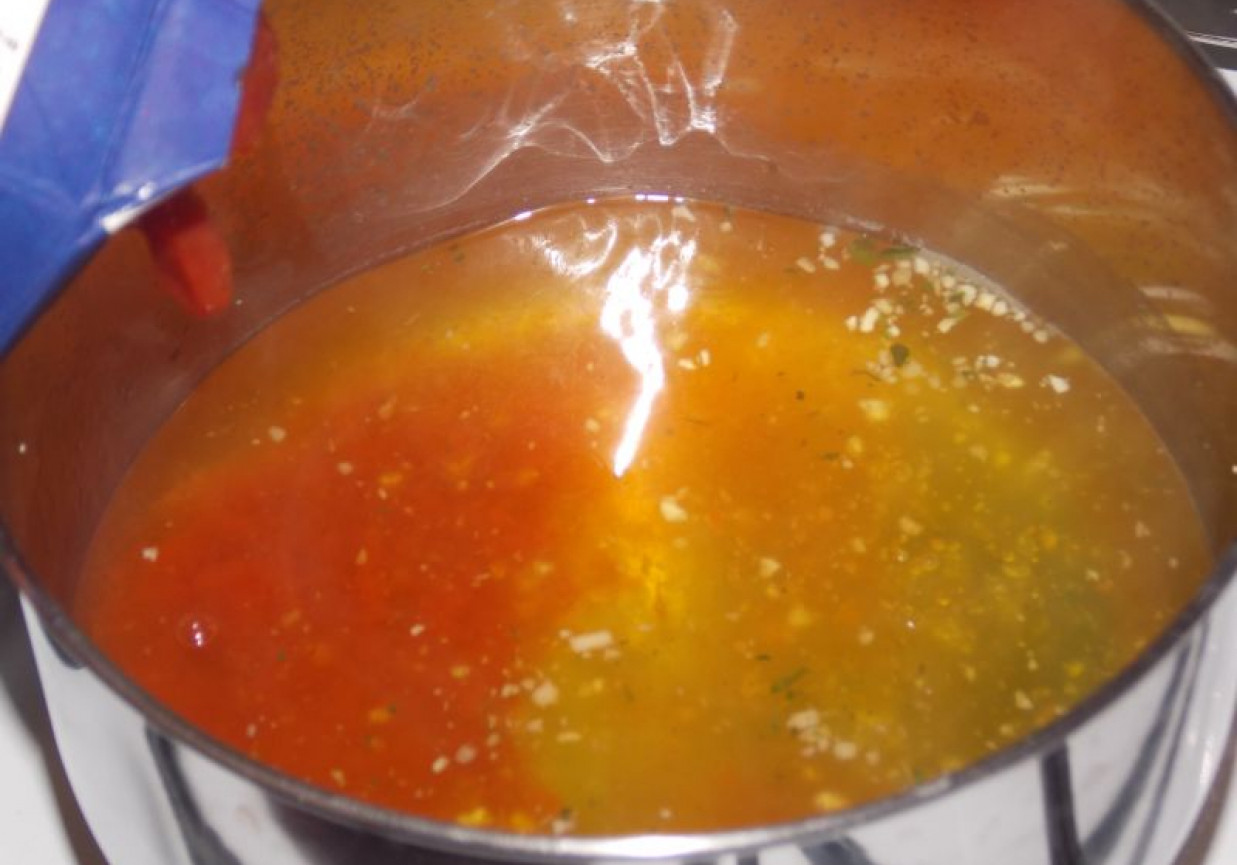 Ekspresowy sos pomidorowy  foto