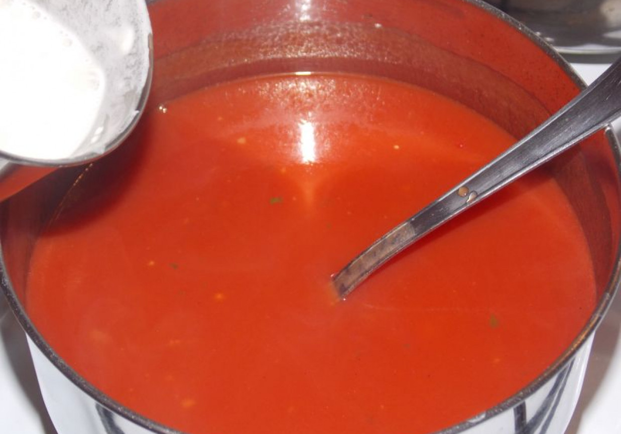 Ekspresowy sos pomidorowy  foto