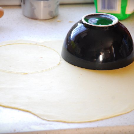 Krok 1 - Empanadas - meksykańskie pierożki z ostrym sosem pomidorowym foto