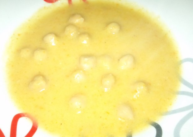 Fotografia przedstawiająca Expresowa zupa krem z ciecierzycą