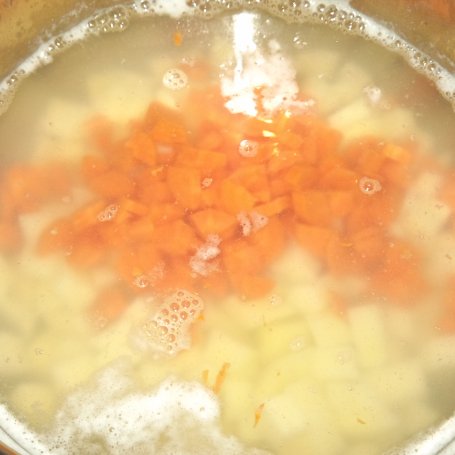 Krok 1 - Expresowa zupa krem z ciecierzycą foto