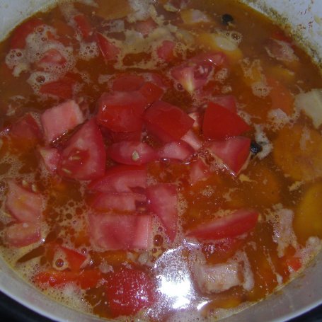 Krok 5 - Fasola po bretońsku z pomidorem i papryką foto