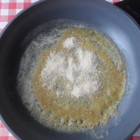 Krok 2 - Fasolka szparagowa z marchewką i cukinią foto