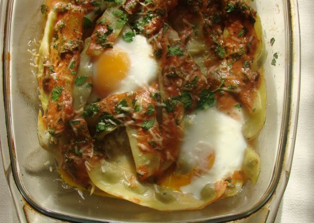 Fotografia przedstawiająca Fasolka szparagowa z pomidorami i jajkami