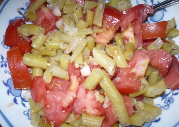 Fotografia przedstawiająca Fasolka szparagowa z pomidorem
