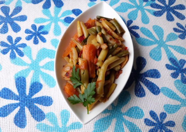 Fotografia przedstawiająca Fasolka szparagowa z warzywami z rosołu