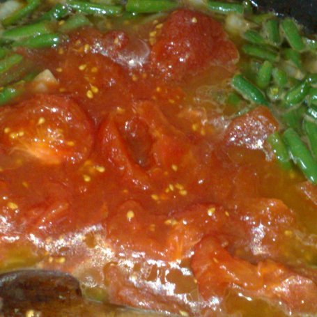 Krok 2 - fasolka w sosie pomidorowym foto