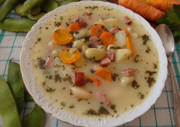 Fotografia przedstawiająca Fasolowa zupa