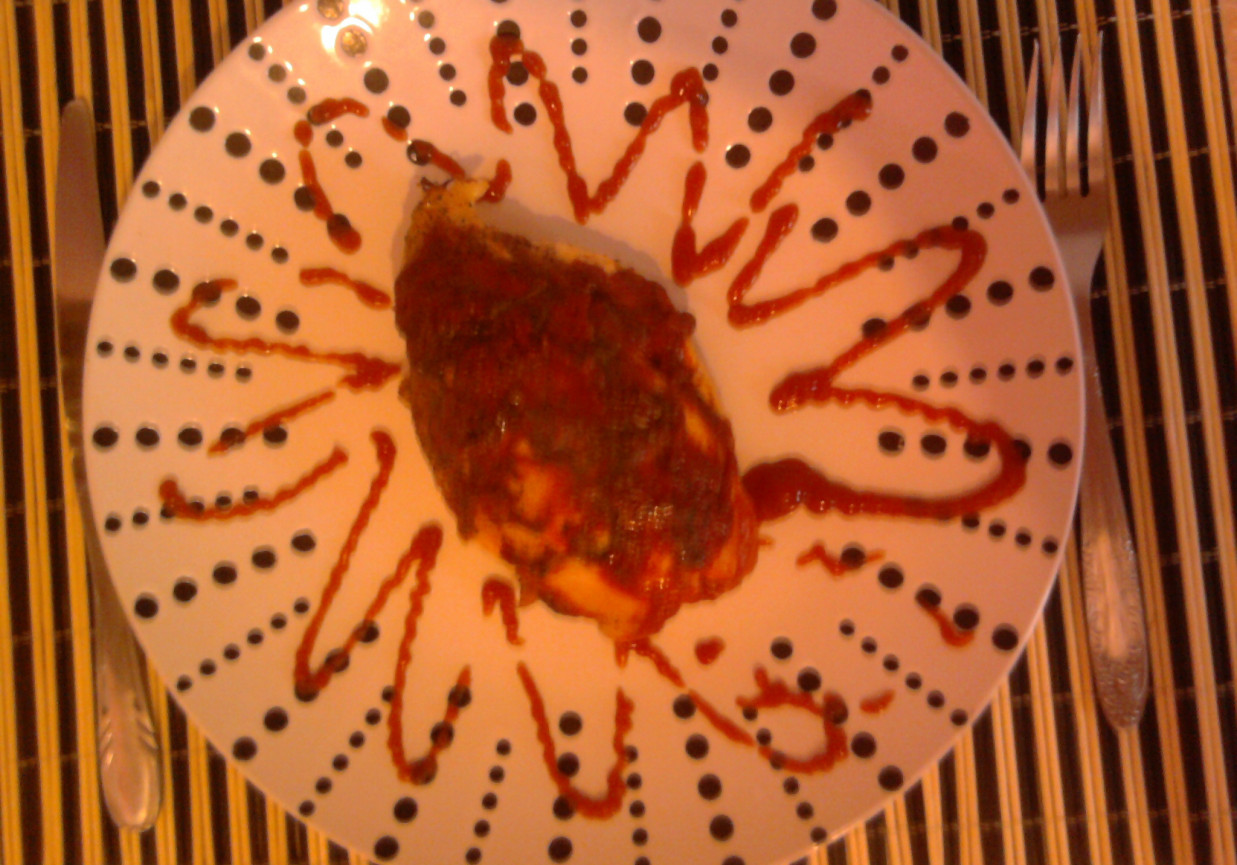 Faszerowana pierś z kurczaka koncentratem pomidorowym foto
