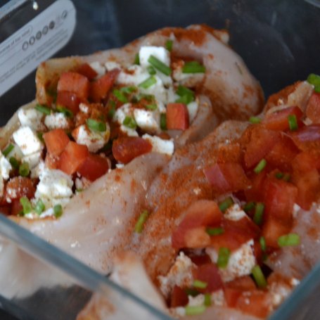 Krok 4 - Faszerowane filety papryką i serem feta foto
