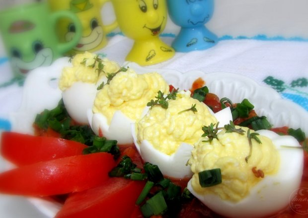 Fotografia przedstawiająca Faszerowane jajeczka w sosie słodko-kwaśnym