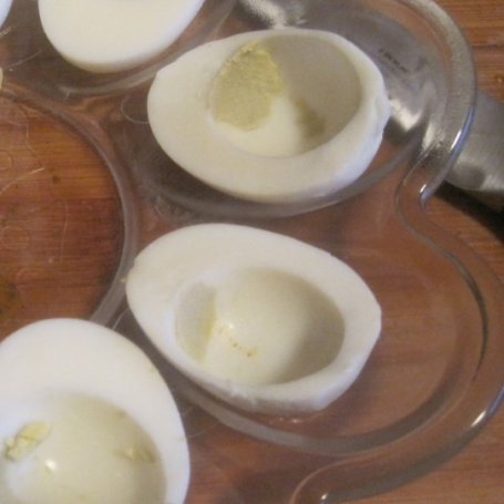 Krok 1 - Faszerowane jajka na zielono foto