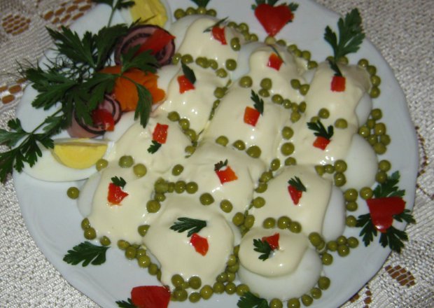 Fotografia przedstawiająca Faszerowane jajka w majonezie