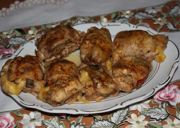 Fotografia przedstawiająca Faszerowane podudzia z kurczaka