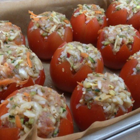 Krok 3 - Faszerowane pomidory na obiad foto