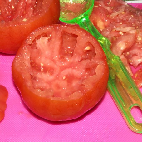 Krok 1 - Faszerowane pomidory warzywami i cheddarem foto
