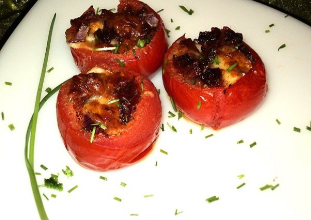 Fotografia przedstawiająca faszerowane pomidory
