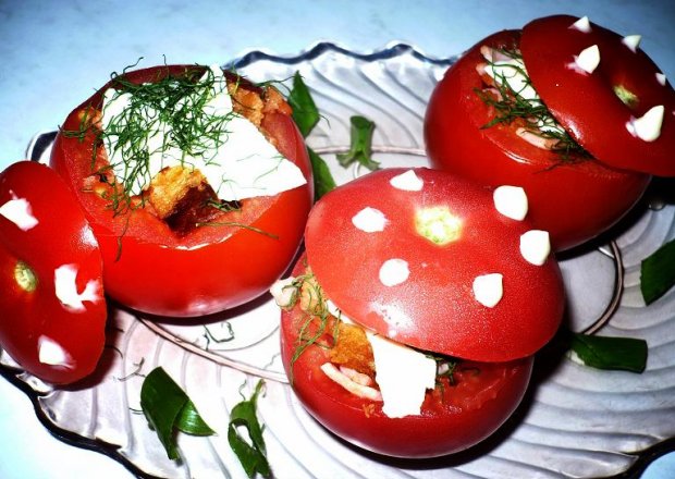 Fotografia przedstawiająca Faszerowane pomidory
