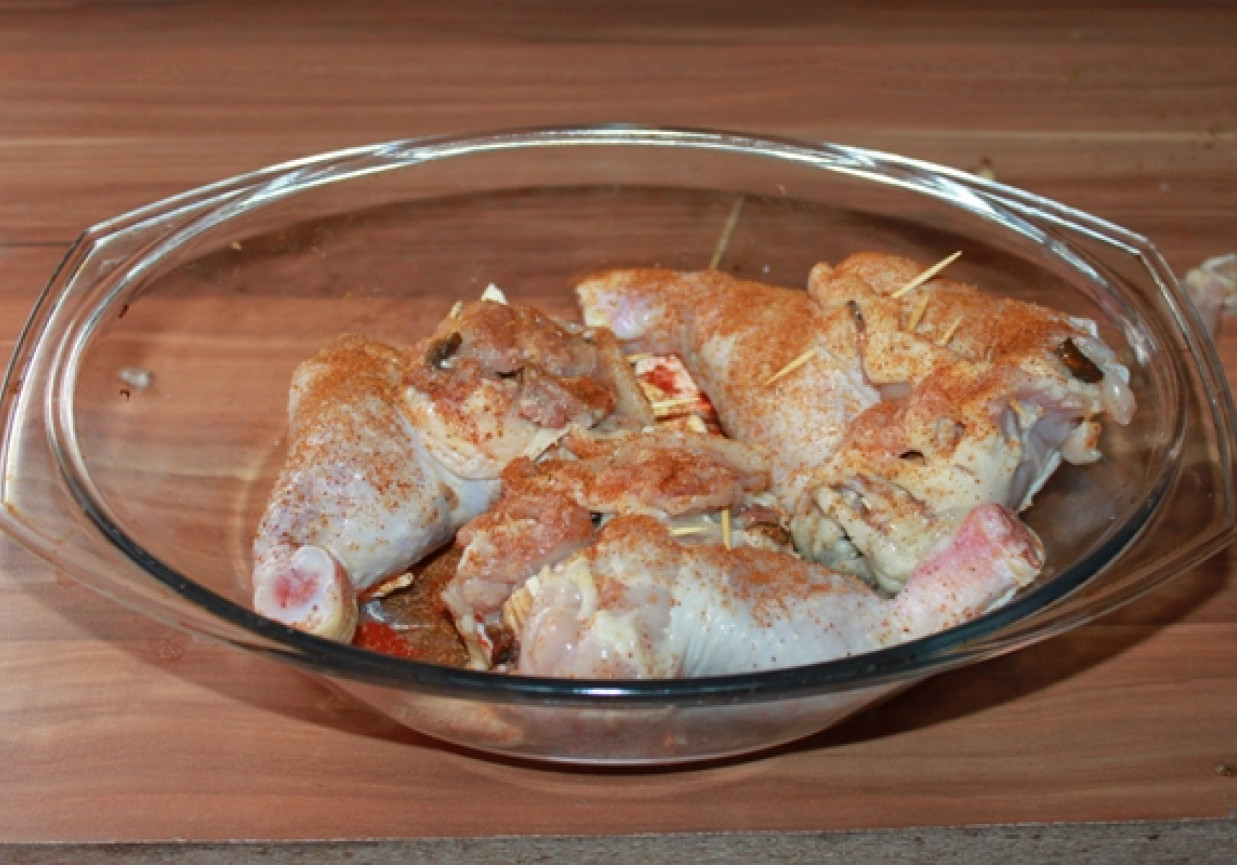 Faszerowane udka z kurczaka grzybami leśnymi i mięsem wieprzowowołowym foto