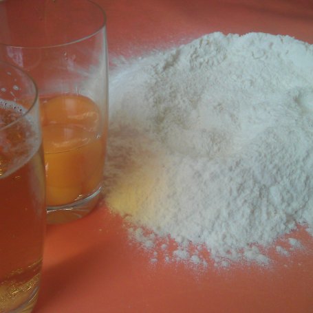 Krok 1 - faworki piwne foto