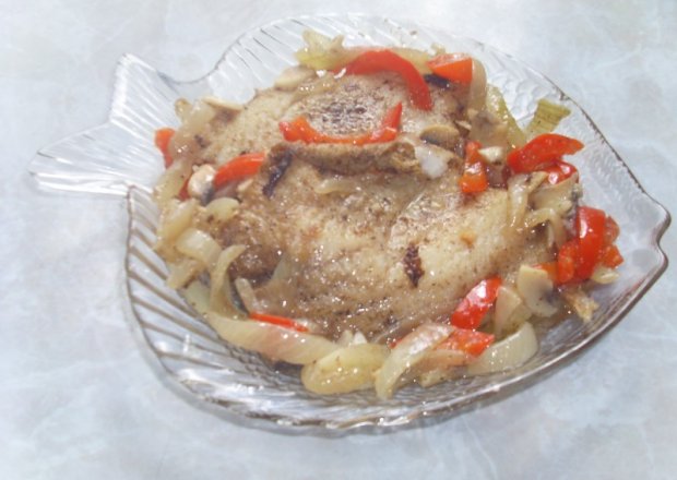 Fotografia przedstawiająca Fileciki rybne w delikatesowym sosie