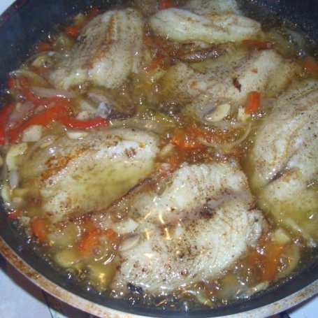 Krok 3 - Fileciki rybne w delikatesowym sosie foto