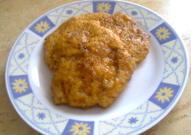 Fotografia przedstawiająca filet drobiowy panierwany