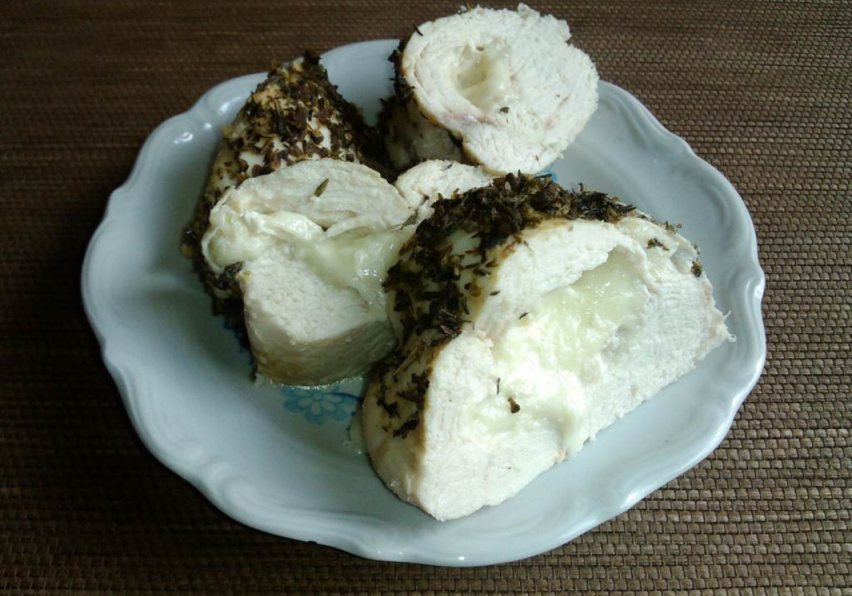 Filet drobiowy w ziołach prowansalskich z mozzarellą foto