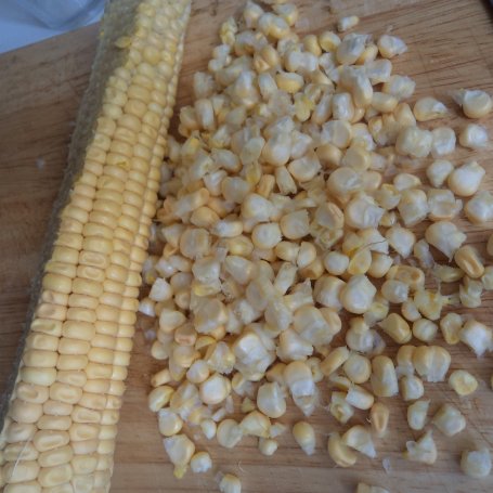 Krok 3 - Filet duszony z kukurydzą i groszkiem - z dodatkiem Mascarpone i żółtego sera :) foto