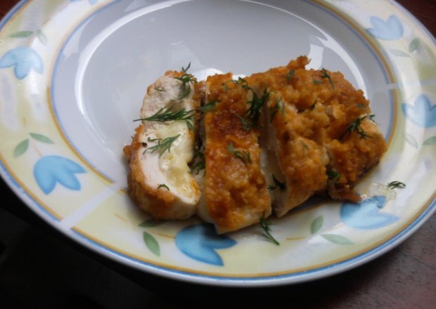 Fotografia przedstawiająca Filet kurczaka faszerowany mozzarellą