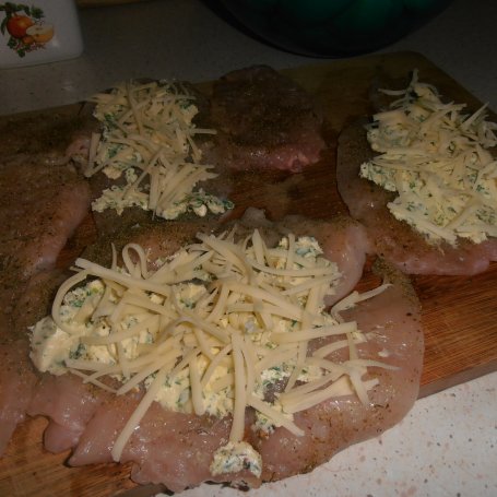 Krok 3 - Filet nadziany masłem czosnkowo-pietruszkowym foto