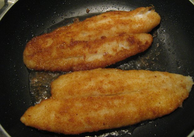 Fotografia przedstawiająca Filet rybny smażony