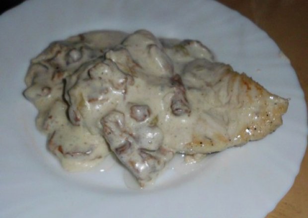 Fotografia przedstawiająca Filet w sosie kurkowym