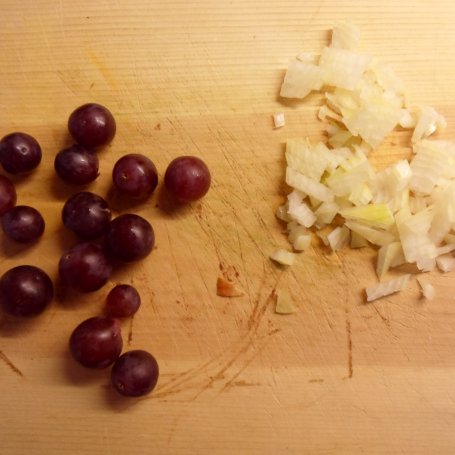Krok 2 - Filet w tymianku i winogronach foto