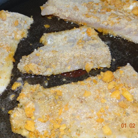 Krok 4 - Filet z dorsza w płatkach kukurydzianych foto