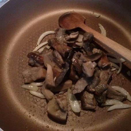 Krok 2 - Filet z grzybami w sezamowej panierce foto