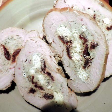 Krok 6 - Filet z indyka nadziewany suszonymi pomidorami foto