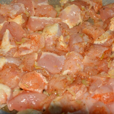 Krok 1 - Filet z kurczaka na zielono z pieczarkami i szpinakiem foto