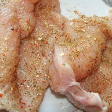 Krok 4 - Filet z kurczaka nadziewany suszoną żurawiną z aromatycznym żurawinowym sosem foto