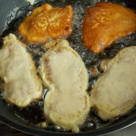 Krok 3 - Filet z kurczaka w cieście cebulowym foto