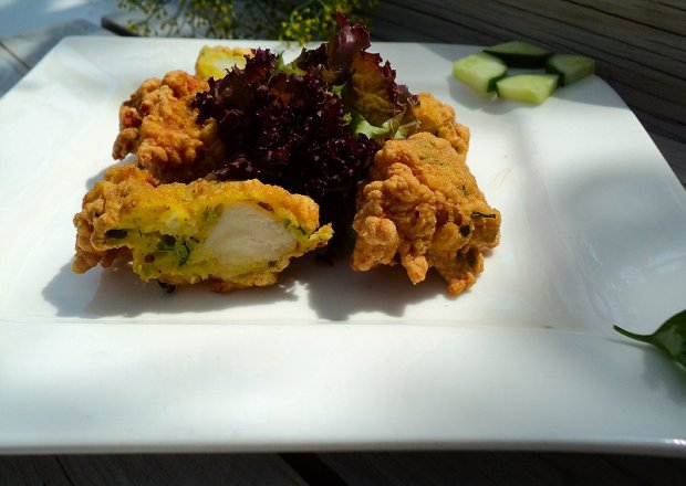 Fotografia przedstawiająca Filet z kurczaka w cieście z pietruszką i parmezanem